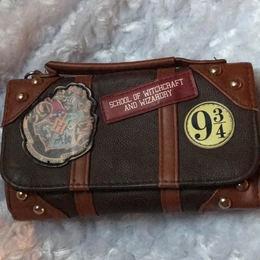 Harry Potter School of Witchcraft and Wizardry Hogwarts Trunk wallet clutch